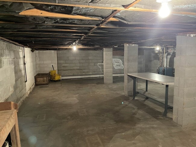 Building Photo - 154 Trenton Ave