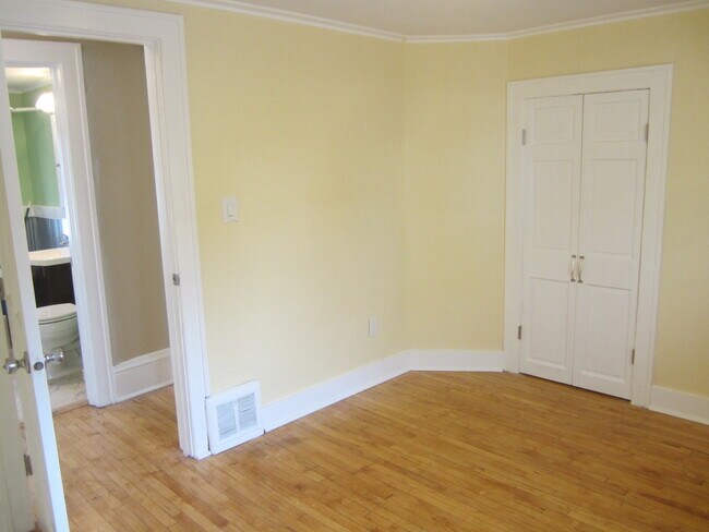 Building Photo - 3942 Emerson Ave N