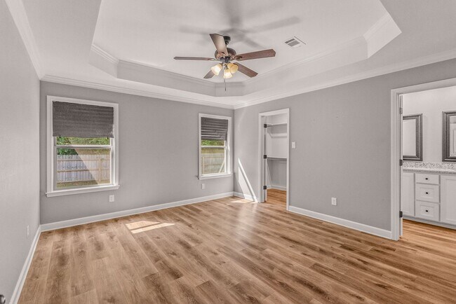 Building Photo - 18 Lilly Ann Cir