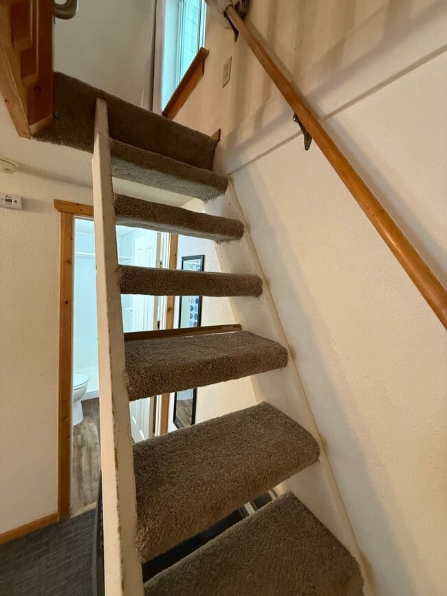 Building Photo - Cozy Guest House in Semi-Rural Location w/...