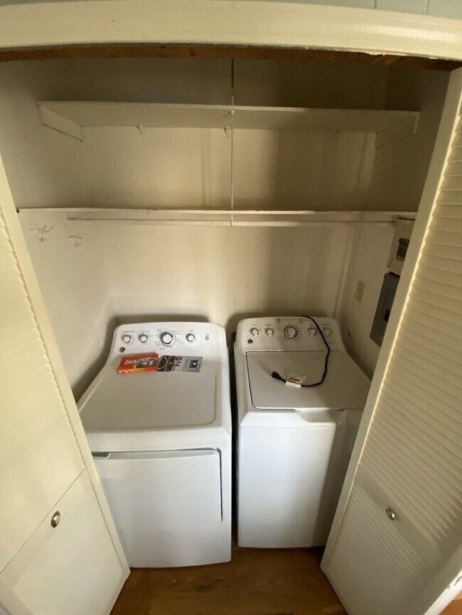 Building Photo - 6709 Rockwood Rd