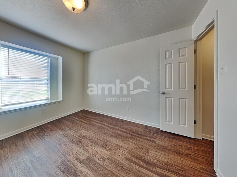 Building Photo - 6550 Garden Trail Ct