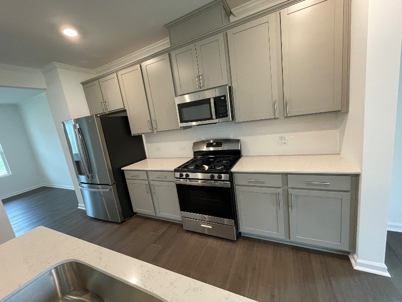 Building Photo - 540 Morning Lgt Dr