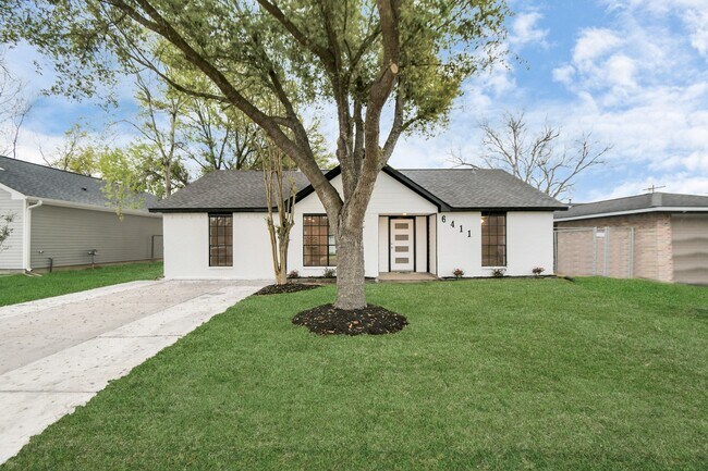 Building Photo - 6411 Hollow Oaks Dr