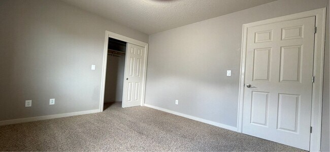 Building Photo - 2175 Mayfly St