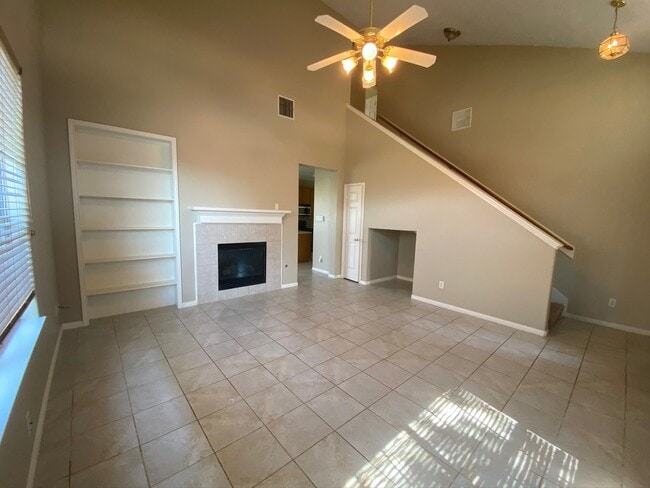 Building Photo - 907 Christopher Ln