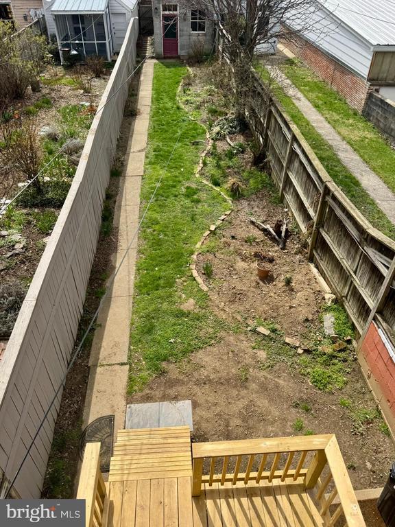 Building Photo - 112 E 3rd St