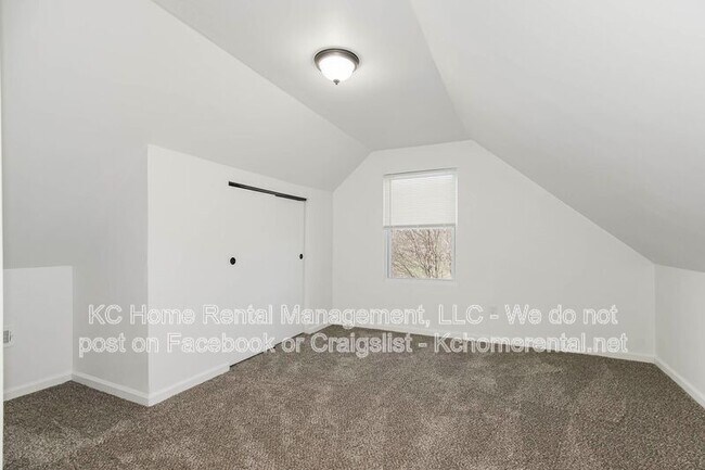 Building Photo - 7219 Chestnut Ave