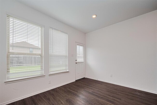 Building Photo - 18414 Hilltop Climb Dr