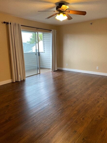 Building Photo - 537 S 900 E