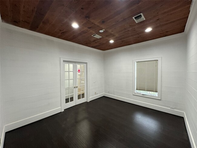 Building Photo - 30302 2nd St