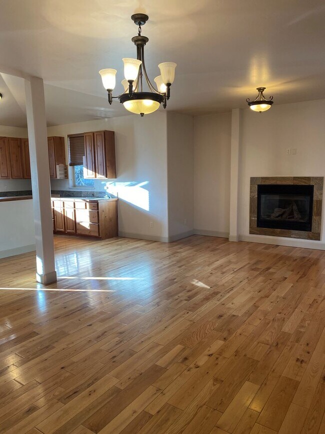 Building Photo - Beautiful house in Lakota Canyon Ranch