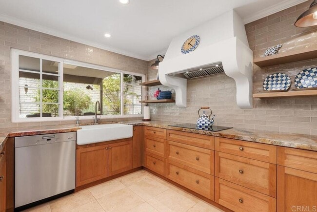 Building Photo - Remodeled 3BR/2BA Condo in the Heart of Ra...