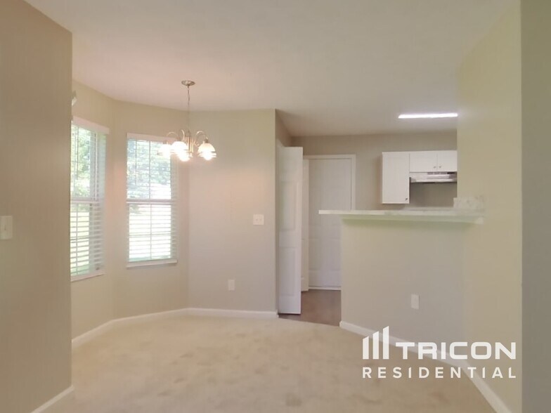 Building Photo - 460 Arthurs Ln