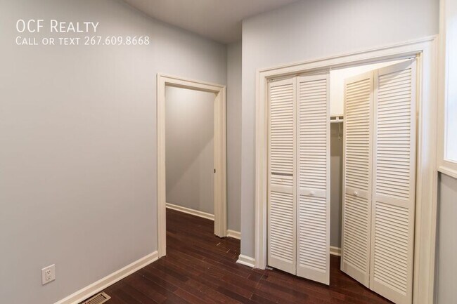 Building Photo - 723 S 56th St