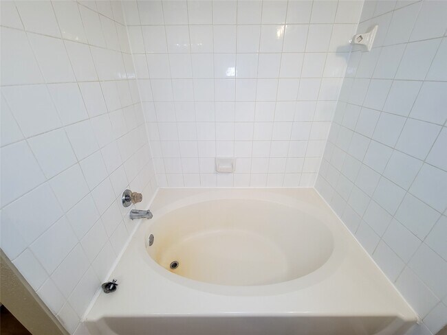 Building Photo - 1330 Old Spanish Trl