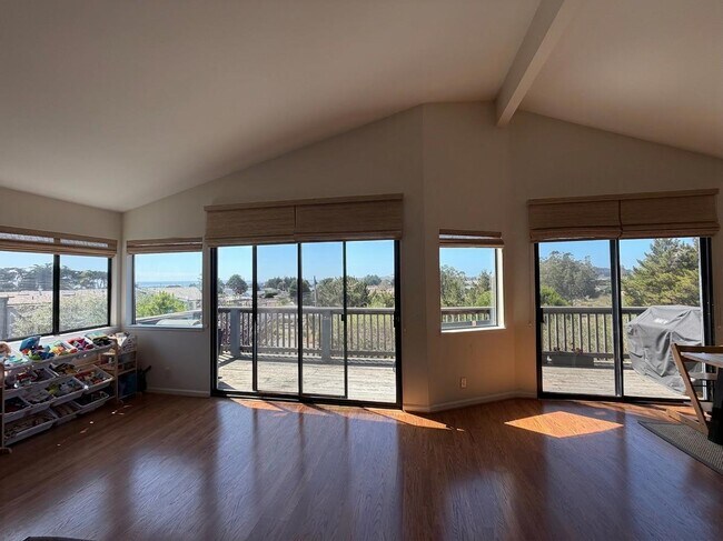Building Photo - 139 Madrona Ave