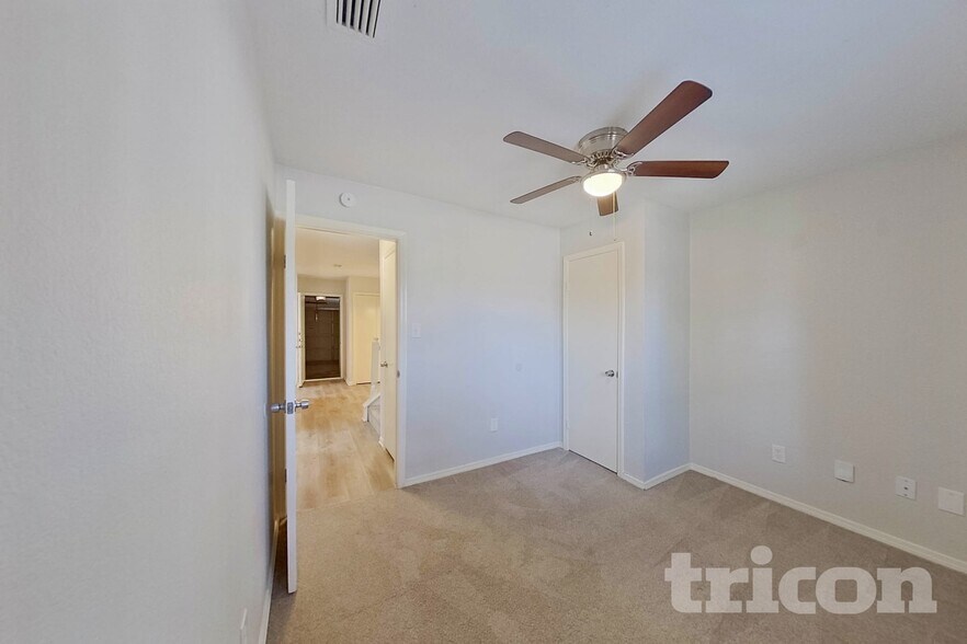 Building Photo - 161 Hunter Dr