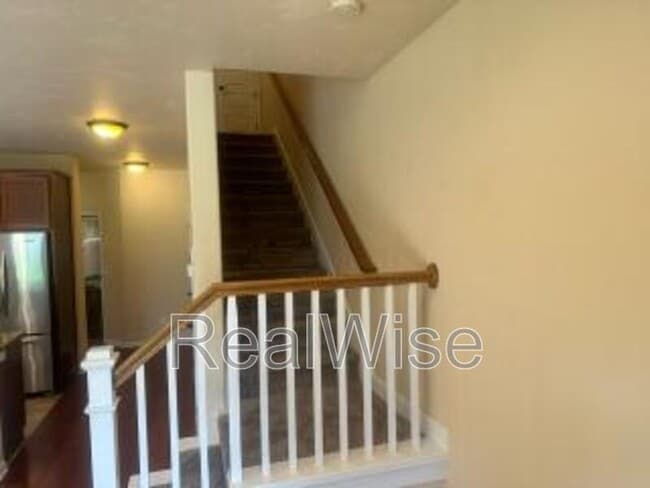 Building Photo - 1709 SE Softwood Way