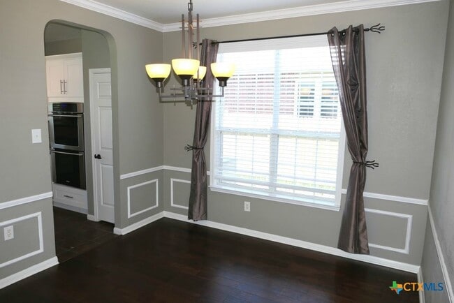 Building Photo - 413 Cattail Cir