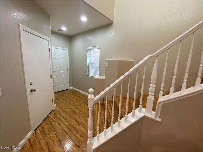 Building Photo - 10273 Headrick Dr