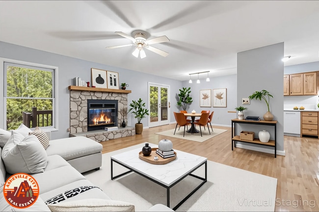 Building Photo - Bright 2-Bedroom Townhouse with Garage & P...