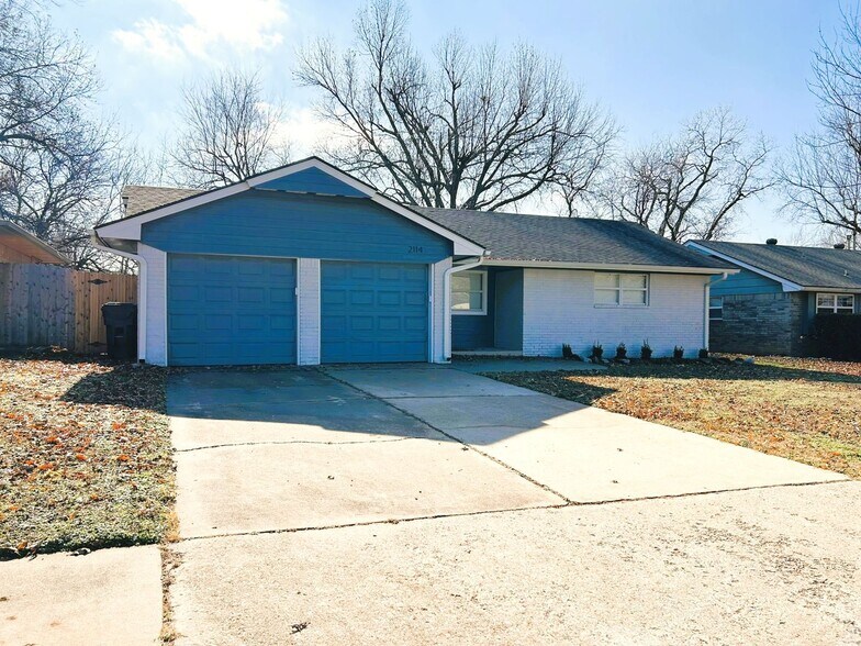 Building Photo - 2114 Allenhurst St