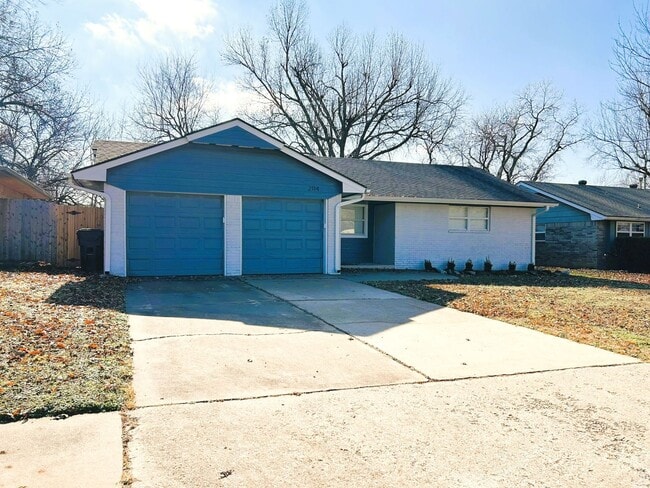 Building Photo - 2114 Allenhurst St