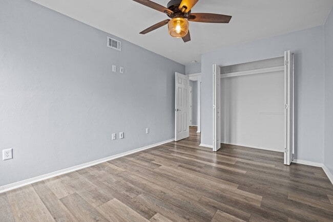 Building Photo - Updated & Stylish Condo in the Heart of Virginia Beach