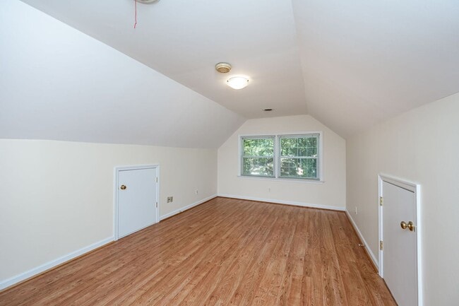 Building Photo - Generously Sized Midlothian Home Move In R...