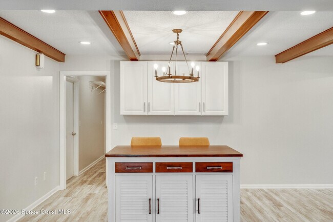 Building Photo - 490 Park Ave