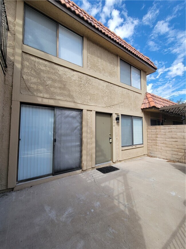 Building Photo - 1894 Avacado Ct