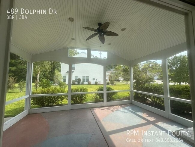 Building Photo - 489 Dolphin Dr