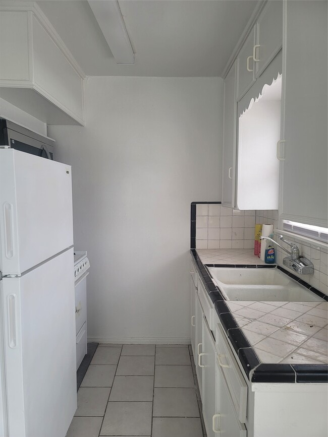 Building Photo - 1914 Binz St