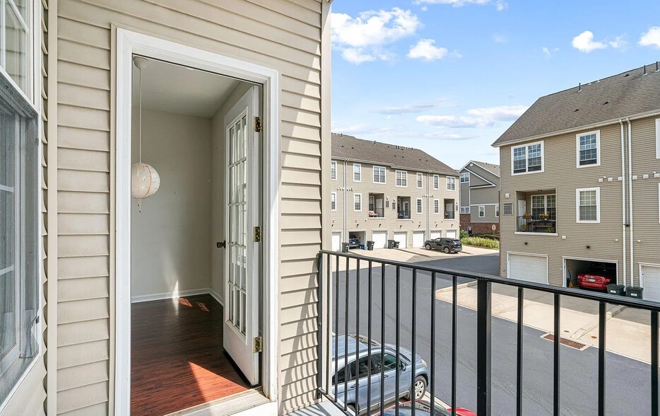 Building Photo - 1333 N 32nd St