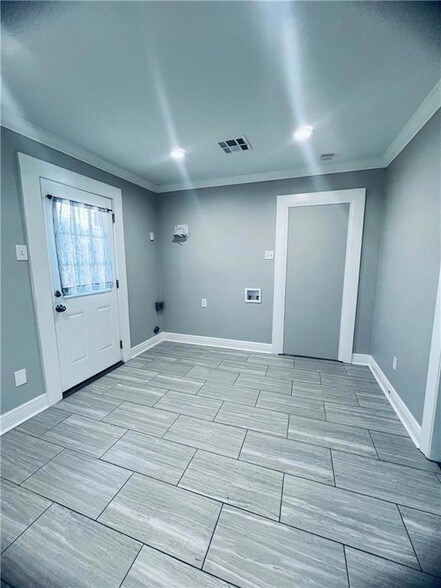 Building Photo - 2610 Idaho Ave