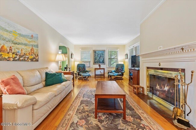 Building Photo - 73 Oakwood St