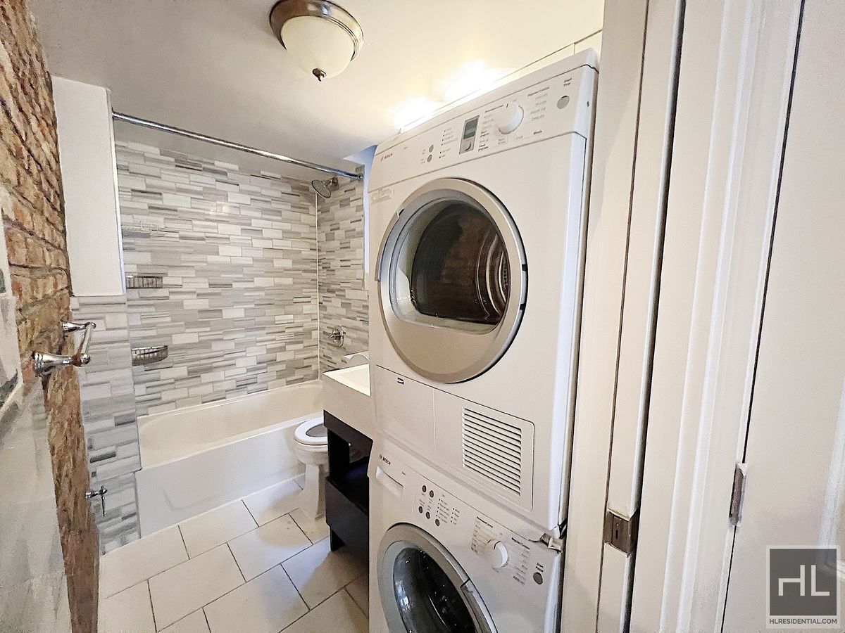 Building Photo - East 32nd Street