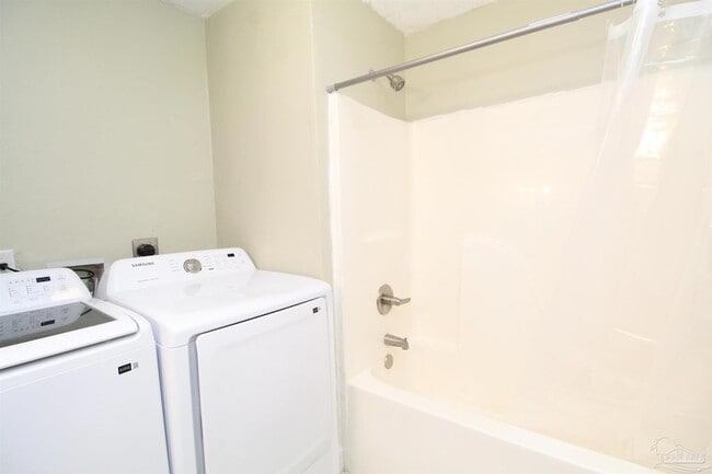 Building Photo - 1007 W Hatton St