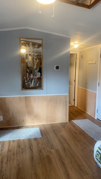 Building Photo - 7720 N Hen Peck Rd