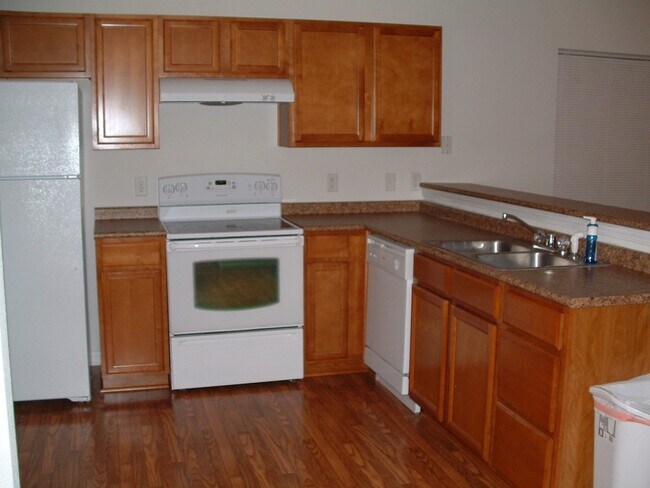 Building Photo - 25 Halyard Dr