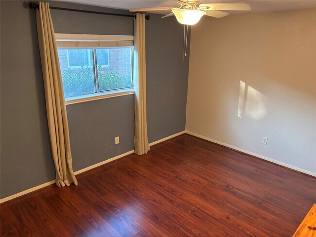 Building Photo - 2902 Arrowhead Dr