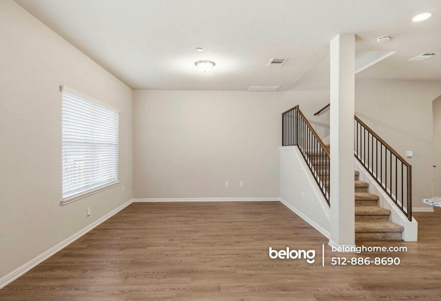 Building Photo - 516 E Slaughter Ln