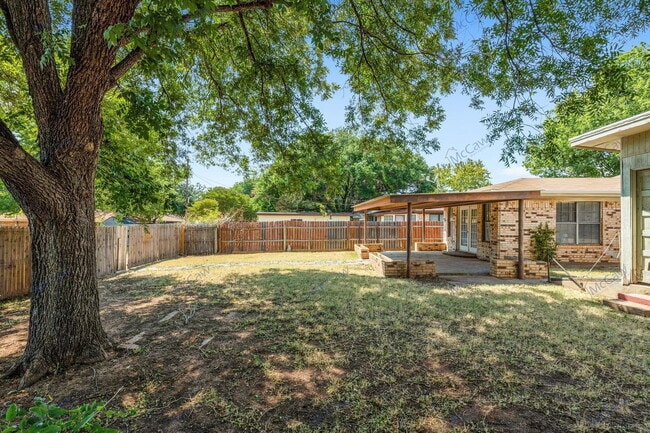 Building Photo - 5117 Bahama Dr