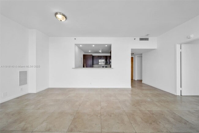 Building Photo - 7601 E Treasure Dr