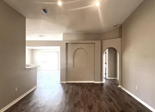 Building Photo - 15955 Wilkinson Dr
