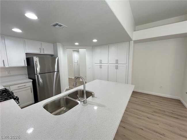 Building Photo - 4425 Rodman Dr