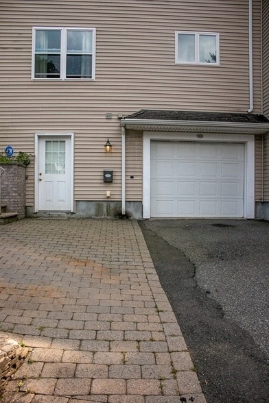 Building Photo - 4 Humphrey St