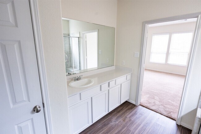 Building Photo - 216 N Lynx Trail