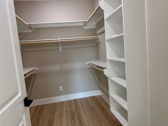 Building Photo - 2519 LIGURIA LN Ct